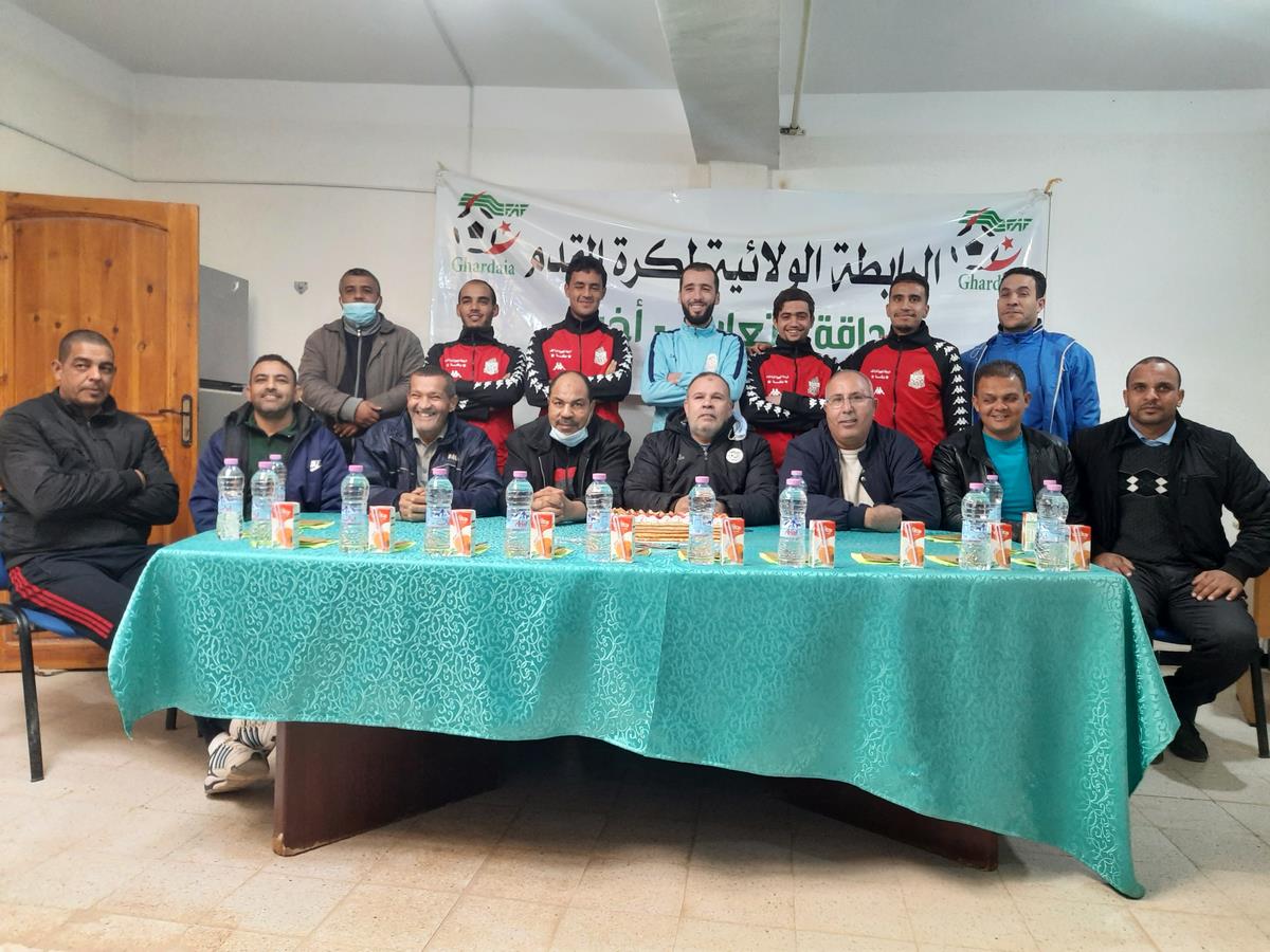 حفل تكريم على شرف الحكام الخمسة الذين تحصلوا على شارة حكم بين الرابطات