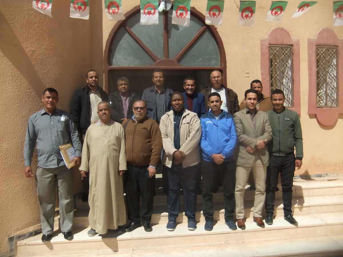 إجتماع مكتب الرابطة بدار الشباب الشهيد باهرة محمد بمدينة القرارة